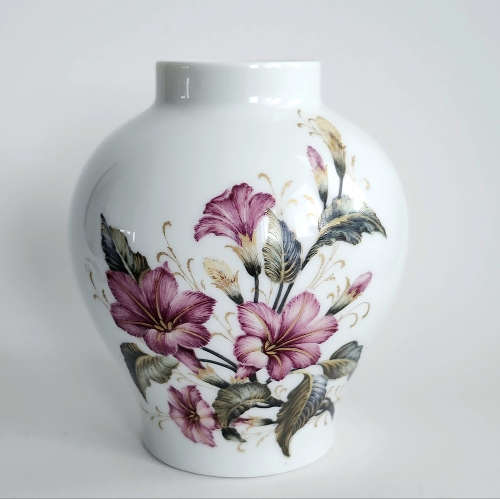 RARE!! Vintage Kaiser W Germany Liliane Floral Vase, Kaiser Porcelain Vase